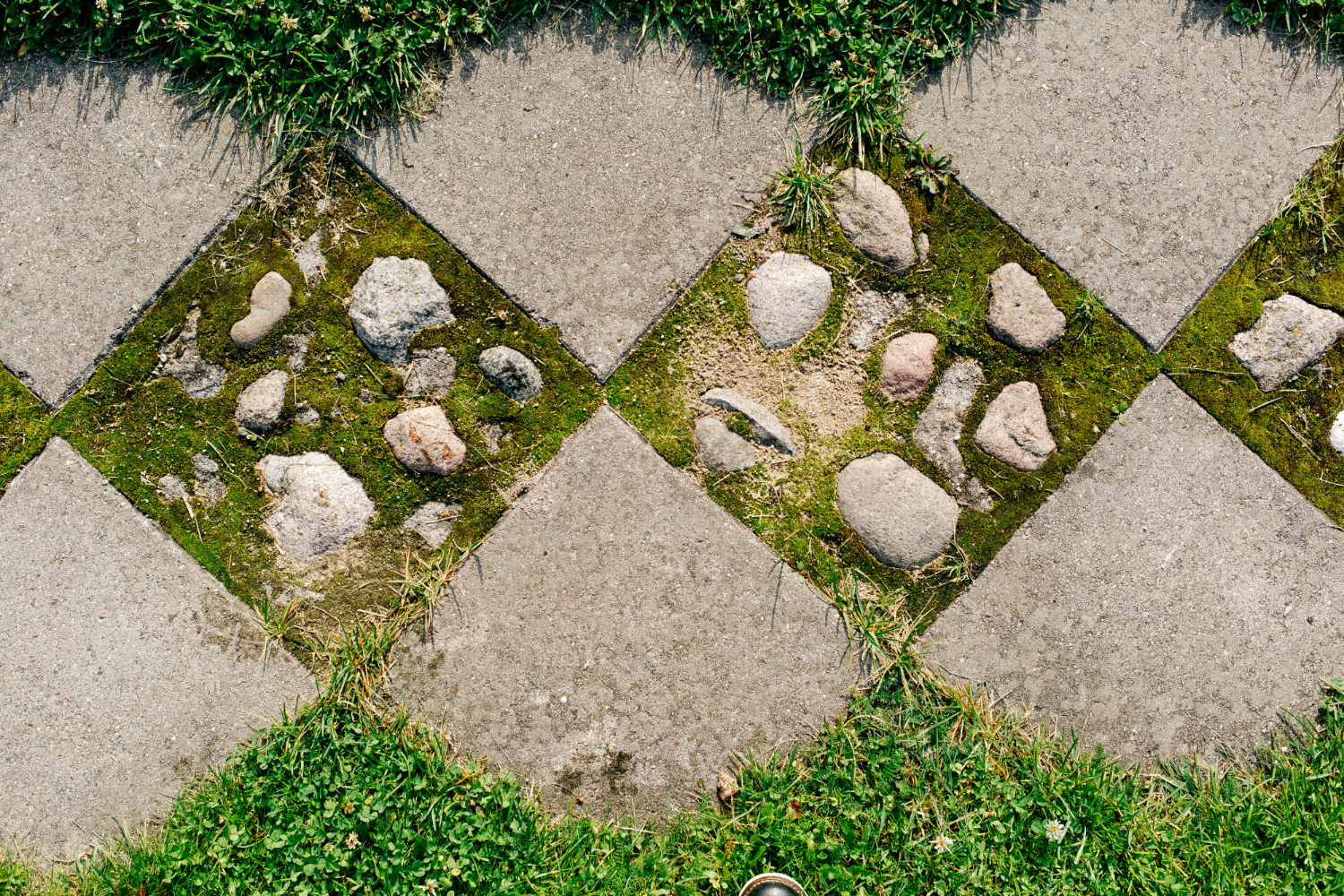 Mozajka ogrodowa z kamienia