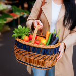 Kosz wiklinowy bagażówka zdobiony - obrazek 5